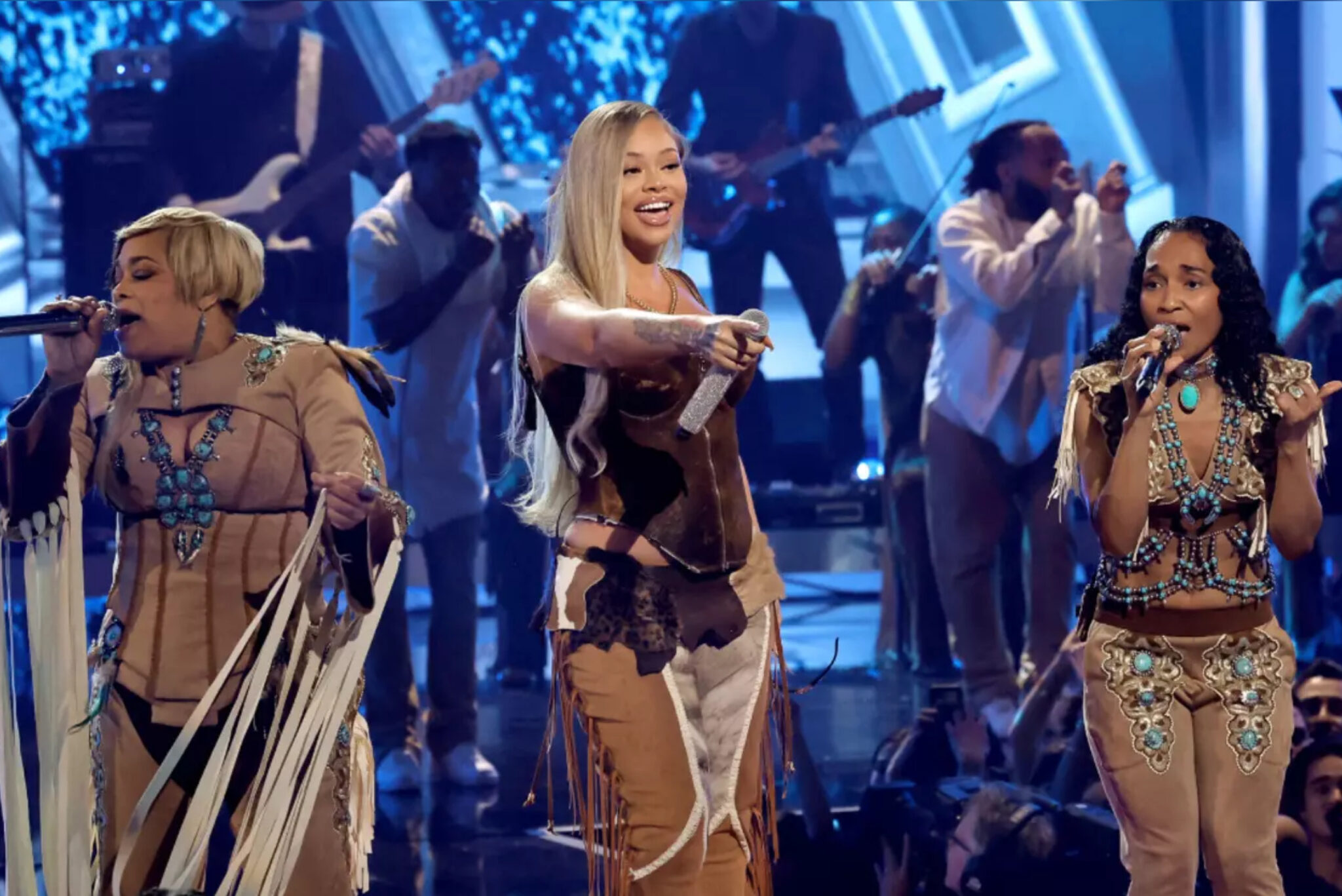 Tlc Performance Latto joins TLC Onstage To Perform Left Eye’s ‘Waterfalls’ Verse At The ...